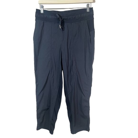 Lululemon Athletica Women’s Black On The Fly Drawstring Capri Pants Size 10 - Picture 1 of 11